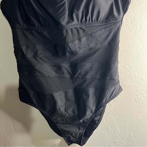 Shade & Shore Black Mesh Front Medium Coverage One Piece Barhimgsuit - Picture 4 of 10